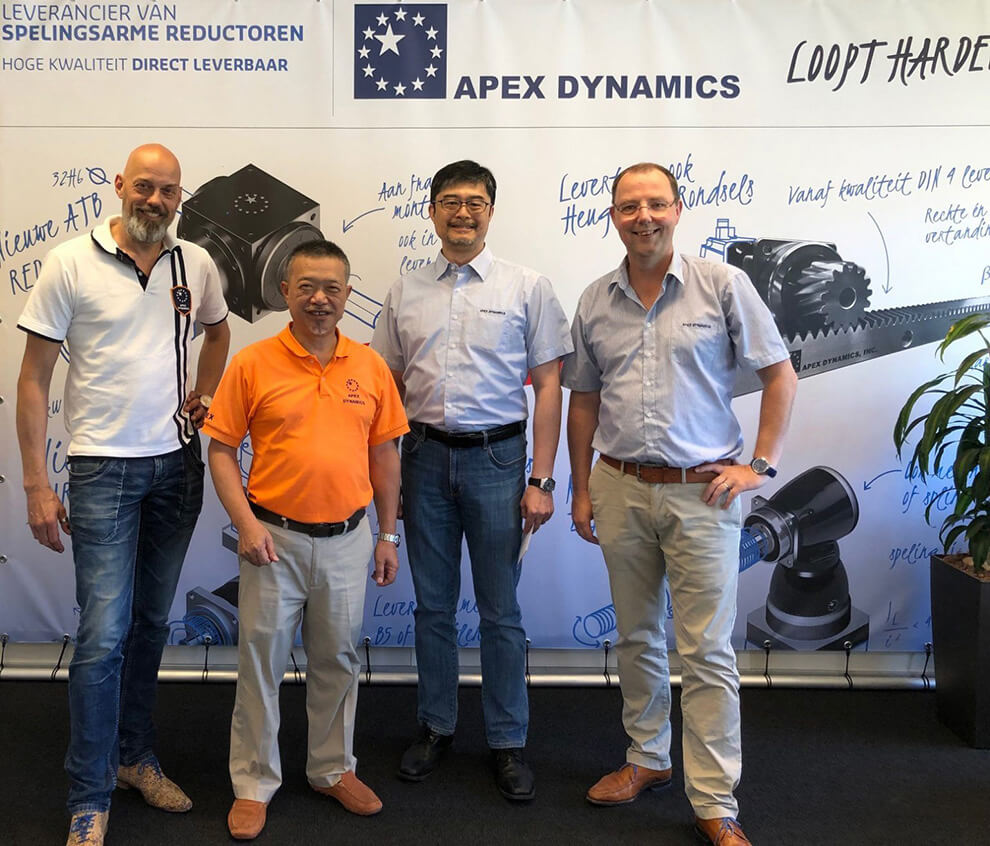 APEX-Robin-Arthur-Helmond.jpg APEX-Robin-Arthur-Helmond.jpg